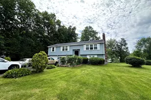 27 Eagleton Dr, Windsor, CT 06095 - Photo 2