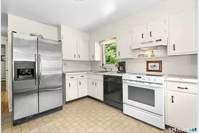 8 Oakledge Circle, Norwalk, CT 06854 - Photo 8