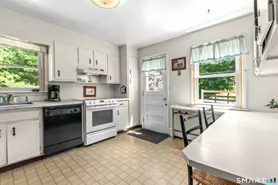 8 Oakledge Circle, Norwalk, CT 06854 - Photo 6