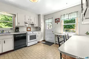 8 Oakledge Cir, Norwalk, CT 06854 - Photo 6