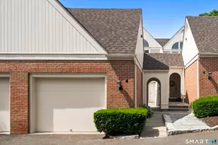 4 Sedgwick Village Ln, Darien, CT 06820 - Photo 2