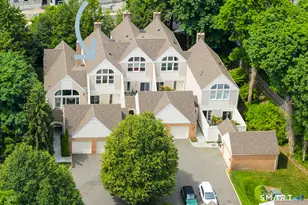 4 Sedgwick Village Ln, Darien, CT 06820 - Photo 1