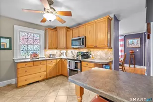 162 Newton St, Meriden, CT 06450 - Photo 6