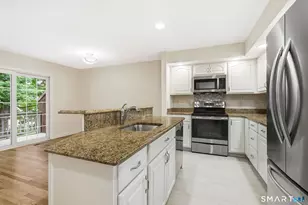 104 Roberton Crossing, Fairfield, CT 06825 - Photo 8