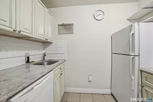 382 Whitney Ave, New Haven, CT 06511 - Photo 10