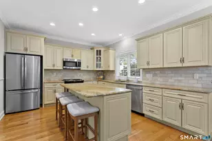 24 Warsaw St, Fairfield, CT 06825 - Photo 4