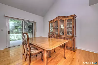 690 Forest Road #382, West Haven, CT 06516 - Photo 4