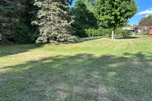 5 Sharon Ct, Shelton, CT 06484 - Photo 2