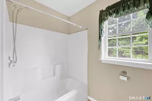 34 Laurel St, Enfield, CT 06082 - Photo 28