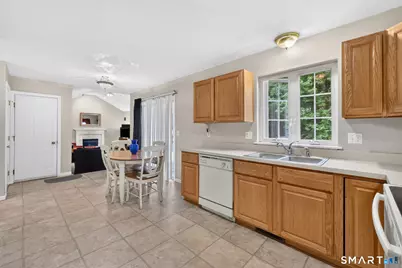 34 Laurel Street, Enfield, CT 06082 - Photo 10