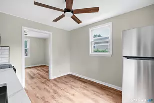 150-152 Alexander Dr, Bridgeport, CT 06606 - Photo 2