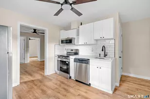 150-152 Alexander Dr, Bridgeport, CT 06606 - Photo 16
