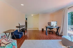 10 Eastwood Rd, West Hartford, CT 06117 - Photo 20