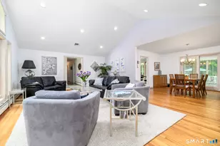80 Wake Robin Ln, Stamford, CT 06903 - Photo 6
