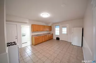 81 Myrtle Ave, Ansonia, CT 06401 - Photo 6