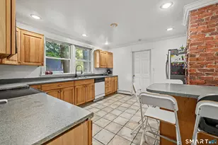 44 Toms Rd, Stamford, CT 06902 - Photo 14