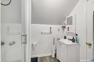 44 Toms Rd, Stamford, CT 06902 - Photo 26