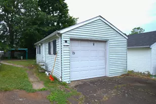 61 Circle Dr, Wallingford, CT 06492 - Photo 4