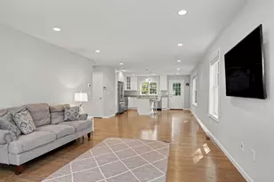 42 Chestnut St, Bethel, CT 06801 - Photo 4