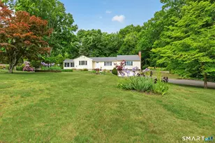 437 Lovely St, Avon, CT 06001 - Photo 4