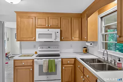 437 Lovely Street, Avon, CT 06001 - Photo 12