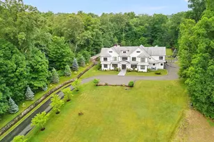 48 Driftway Ln, New Canaan, CT 06840 - Photo 2