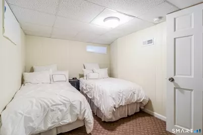 875 Cleveland Avenue, Bridgeport, CT 06604 - Photo 28