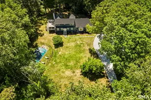 33 Old Stagecoach Rd, Redding, CT 06896 - Photo 2