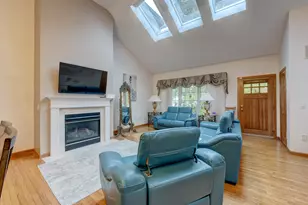 201 Strawberry Ln, South Windsor, CT 06074 - Photo 10