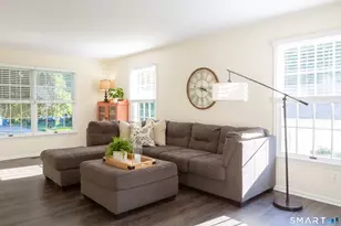 30 Crested Ridge Ct, Stratford, CT 06614 - Photo 6