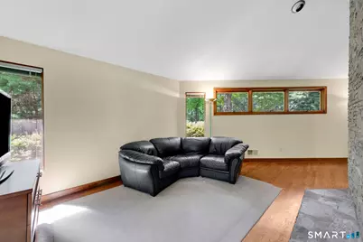 2 Merrywood, Simsbury, CT 06070 - Photo 6