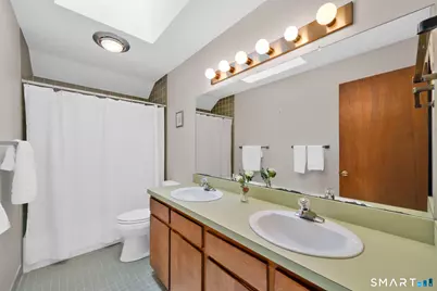 2 Merrywood, Simsbury, CT 06070 - Photo 18