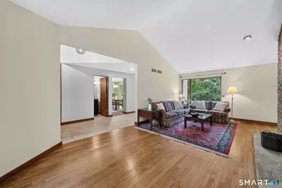 2 Merrywood, Simsbury, CT 06070 - Photo 4