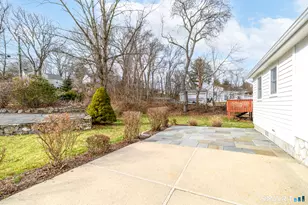 20 Rockmere Rd, Norwalk, CT 06851 - Photo 6
