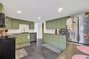 34 Downer St, Stonington, CT 06379 - Photo 16