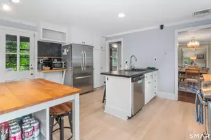 59 W Hill Dr, West Hartford, CT 06119 - Photo 10