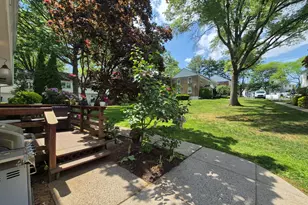 245 Sunnyridge Ave, Fairfield, CT 06824 - Photo 2