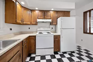 42 Morningside Dr W, Bristol, CT 06010 - Photo 6