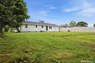 172 Valley View Dr, Meriden, CT 06450 - Photo 36
