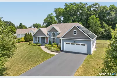 15 Claire Lane, Bloomfield, CT 06002 - Photo 2
