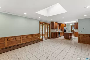 883 Saw Mill Rd, West Haven, CT 06516 - Photo 16