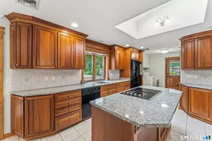 883 Saw Mill Rd, West Haven, CT 06516 - Photo 12