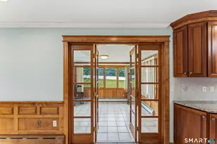 883 Saw Mill Rd, West Haven, CT 06516 - Photo 20