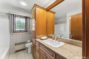 883 Saw Mill Rd, West Haven, CT 06516 - Photo 30