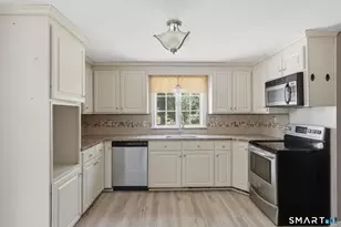 2 Tunxis St, Farmington, CT 06032 - Photo 6