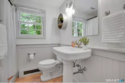 8 Virginia Lane, Simsbury, CT 06070 - Photo 14