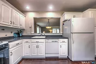 407 Montauk Ln, Stratford, CT 06614 - Photo 8