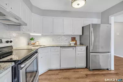 22 Radio Place #8, Stamford, CT 06906 - Photo 4