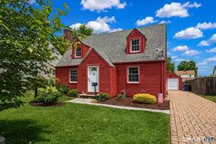 37 Chamberlain Rd, Wethersfield, CT 06109 - Photo 2