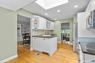 8 Huckleberry Dr S, Norwalk, CT 06850 - Photo 12